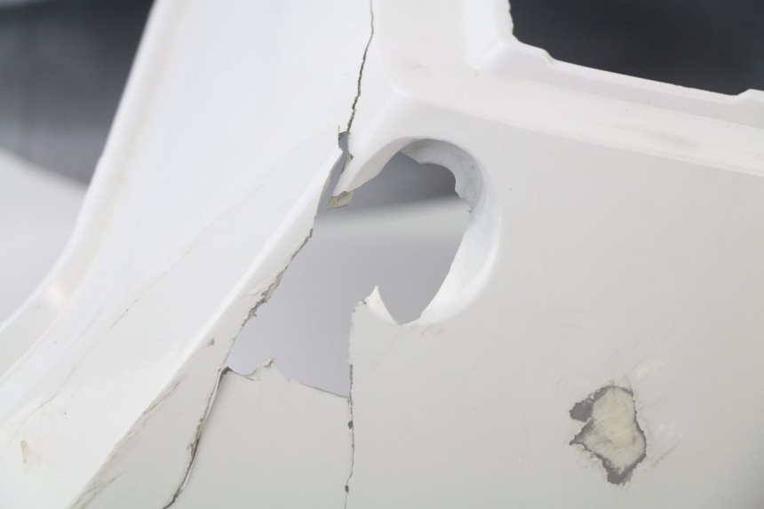 photo de CARENADO TRASERO HONDA CBR 929 RR FIREBLADE 900 (2000 - 2001) - Zoom sobre los componentes