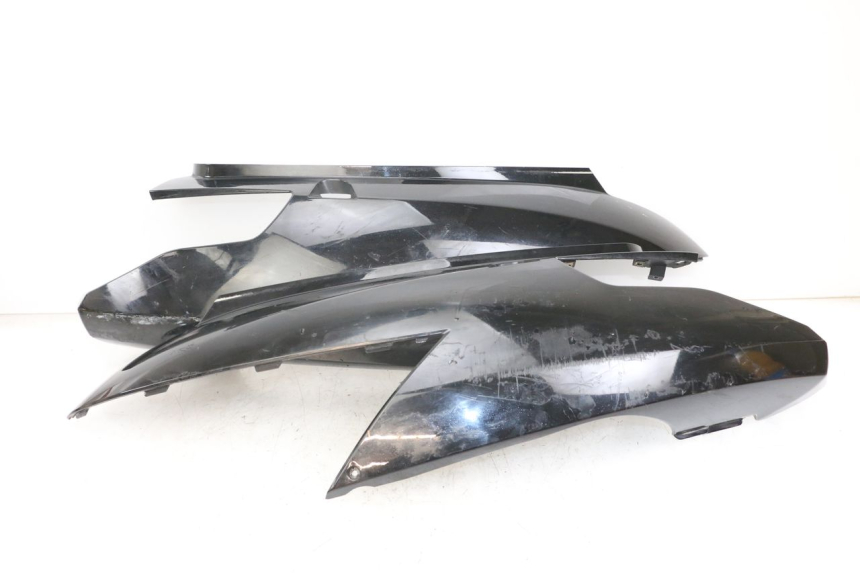 photo de CARENADO TRASERO KYMCO DINK 4T 50 (2007 - 2018) - Perfil de la pieza de repuesto