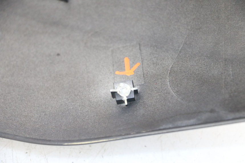 photo de CARENADO TRASERO KYMCO DINK 4T 50 (2007 - 2018) - Primer plano técnico