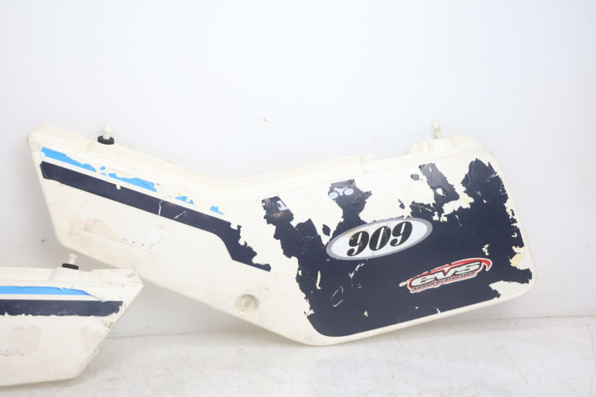 photo de CARENADO TRASERO SUZUKI DR S 600 (1985 - 1989) - Otra perspectiva