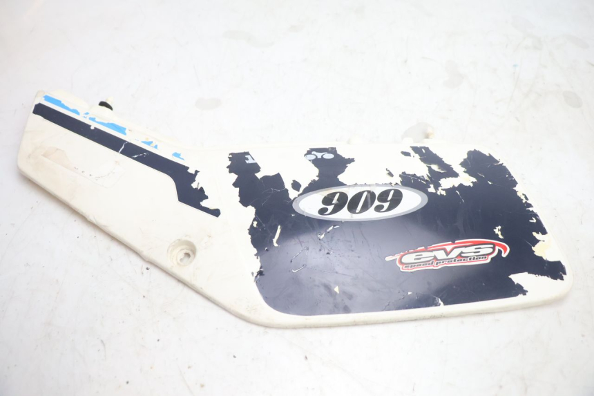 photo de CARENADO TRASERO SUZUKI DR S 600 (1985 - 1989) - Vista general del producto