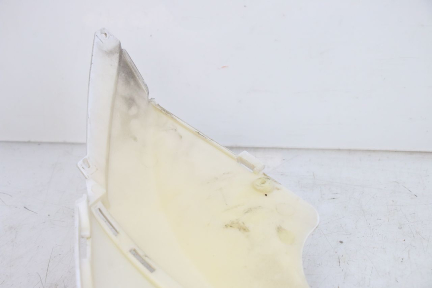 photo de CARENADO TRASERO PIAGGIO FLY 125 (2005 - 2012) - Primer plano técnico