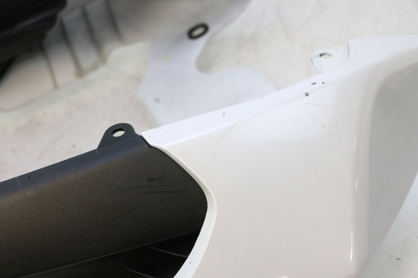 photo de CARENADO TRASERO YAMAHA FZ8 800 (2010 - 2016) - Primer plano de alta resolución