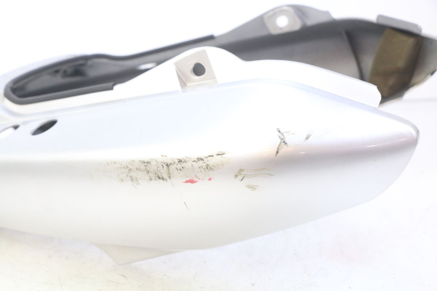 photo de CARENADO TRASERO YAMAHA FZS FAZER 600 (1998 - 2001) - Zoom sobre los componentes