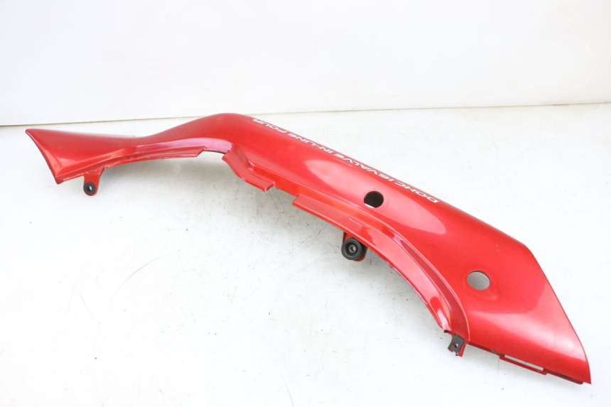 photo de CARENADO TRASERO SUZUKI GSF N BANDIT 600 (1996 - 1999) - Primer plano técnico