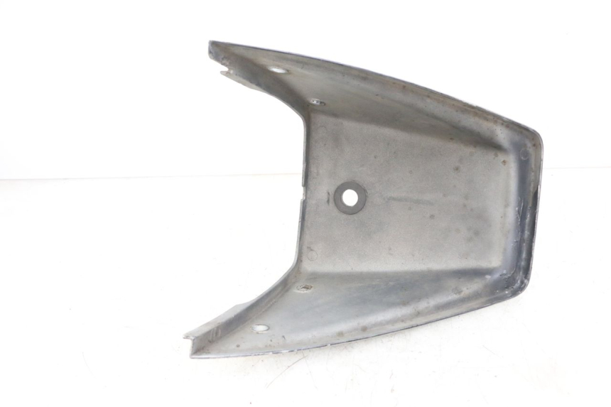 photo de CARENADO TRASERO SUZUKI GSX E 250 (1982 - 1983) - Primer plano técnico