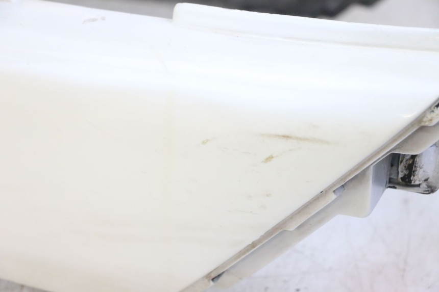 photo de CARENADO TRASERO HONDA CBR F 1000 (1993 - 1996) - Zoom sobre los componentes