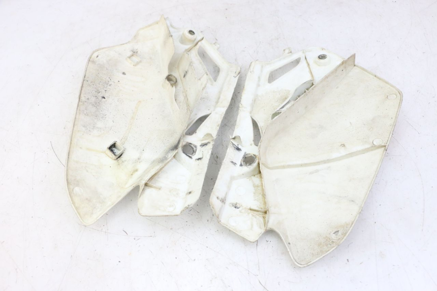 photo de CARENADO TRASERO HONDA CR 85 (2003 - 2007) - Primer plano técnico