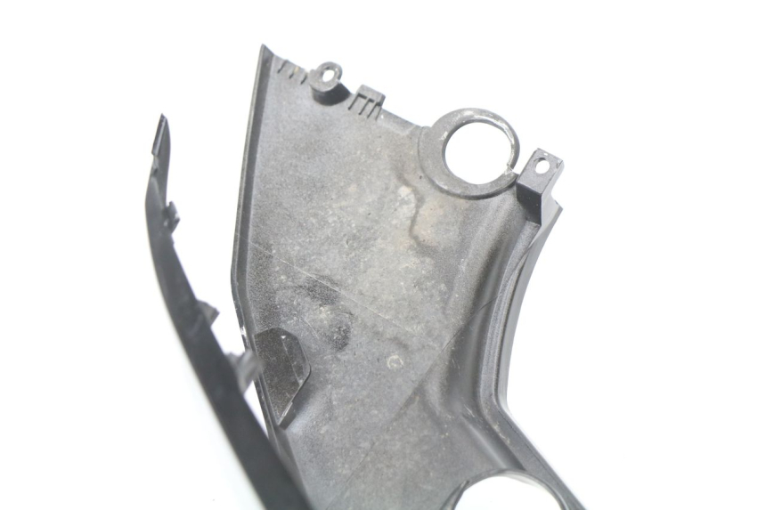 photo de CARENADO TRASERO SYM JET 4 50 (2010 - 2014) - Detalles de los puntos de fijación
