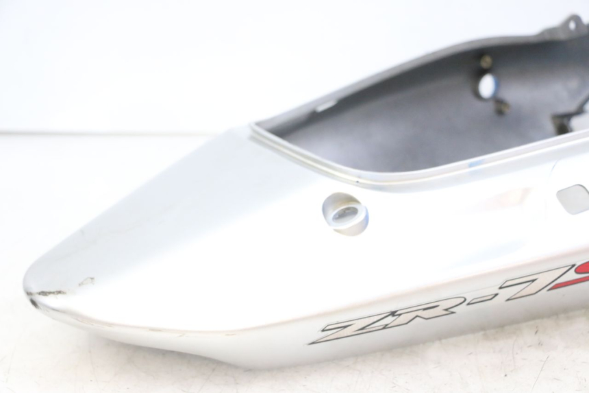 photo de CARENADO TRASERO KAWASAKI ZR7 ZR-7 S 750 (1999 - 2004) - Primer plano de alta resolución