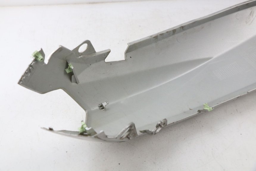 photo de CARENADO TRASERO PEUGEOT KISBEE 2T 50 (2010 - 2017) - Primer plano de alta resolución