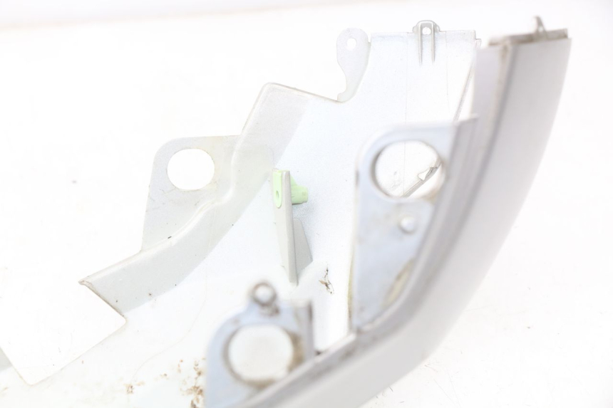 photo de CARENADO TRASERO PEUGEOT KISBEE 2T 50 (2010 - 2017) - Enfoque en la estructura