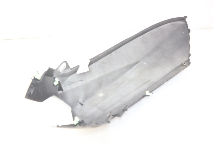 photo de CARENADO TRASERO PEUGEOT KISBEE 2T 50 (2018 - 2022) - Características distintivas