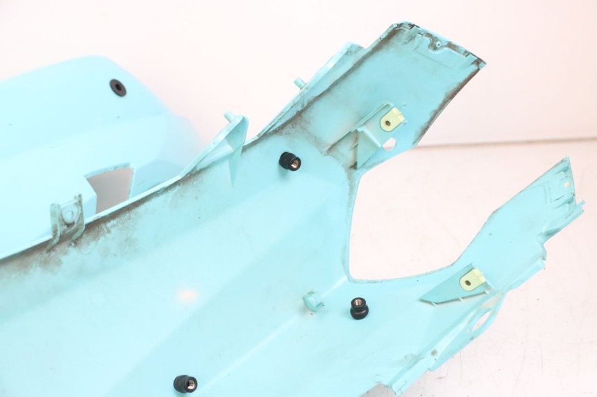 photo de CARENADO TRASERO PEUGEOT KISBEE 4T 50 (2018 - 2022) - Detalles de los puntos de fijación