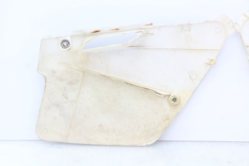 photo de CARENADO TRASERO KAWASAKI KX 250 (1994 - 1998) - Primer plano técnico