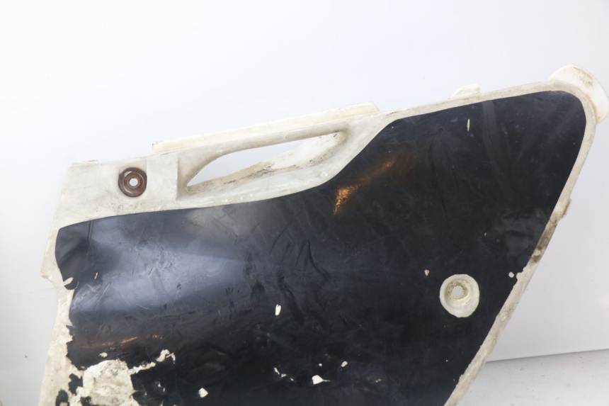 photo de CARENADO TRASERO KAWASAKI KX 250 (1994 - 1998) - Detalles de los puntos de fijación