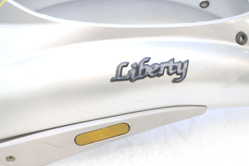 photo de CARENADO TRASERO PIAGGIO LIBERTY 50 (1998 - 2003) - Enfoque en la estructura