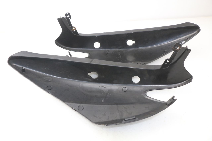 photo de CARENADO TRASERO YAMAHA NEOS NEO'S 4T 50 (2008 - 2016) - Otra perspectiva