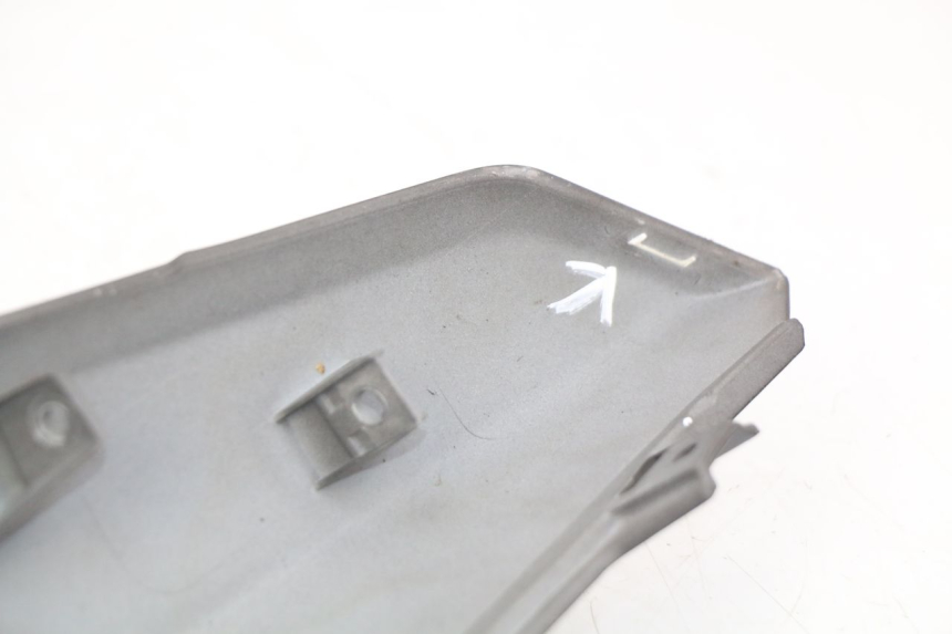 photo de CARENADO TRASERO SYM ORBIT III 3 4T 50 (2021 - 2025) - Primer plano técnico