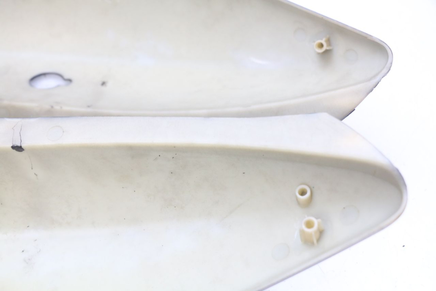 photo de CARENADO TRASERO MBK OVETTO 2T 50 (2007 - 2017) - Detalles de los puntos de fijación