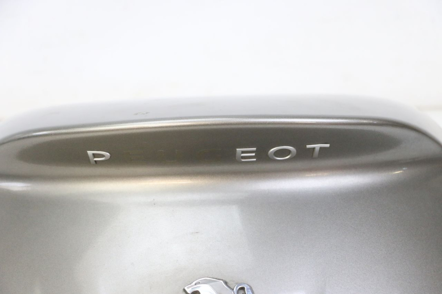 photo de CARENADO TRASERO PEUGEOT SATELIS 125 (2013 - 2018) - Detalles de los puntos de fijación