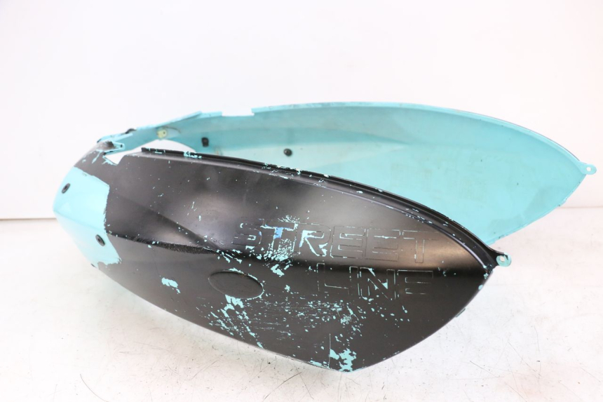 photo de CARENADO TRASERO PEUGEOT STREETZONE 4T 50 (2018 - 2023) - Primer plano técnico