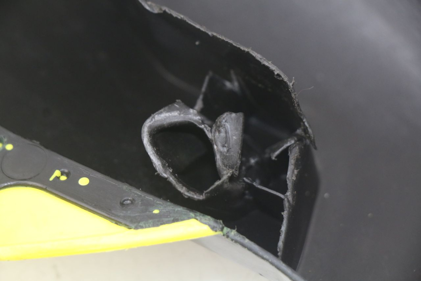 photo de CARENADO TRASERO SUZUKI RM-Z RMZ 250 (2010 - 2016) - Zoom sobre los componentes