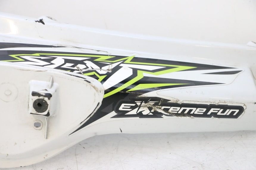 photo de CARENADO TRASERO MBK STUNT NAKED 50 (2004 - 2018) - Detalles de los puntos de fijación
