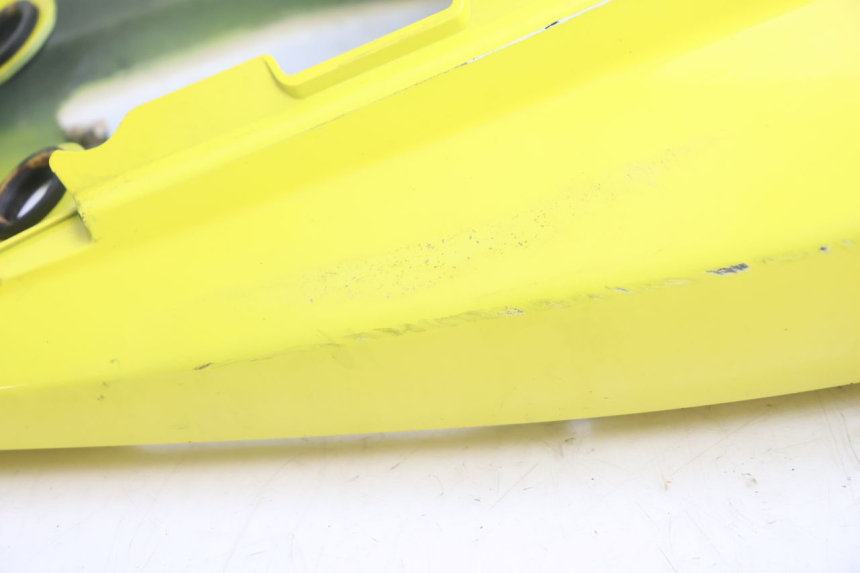 photo de CARENADO TRASERO SUZUKI SV S 650 (2003 - 2009) - Primer plano técnico