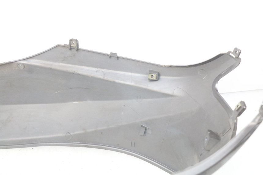 photo de CARENADO TRASERO PEUGEOT TWEET ACTIVE 4T 50 (2018 - 2022) - Enfoque en la estructura