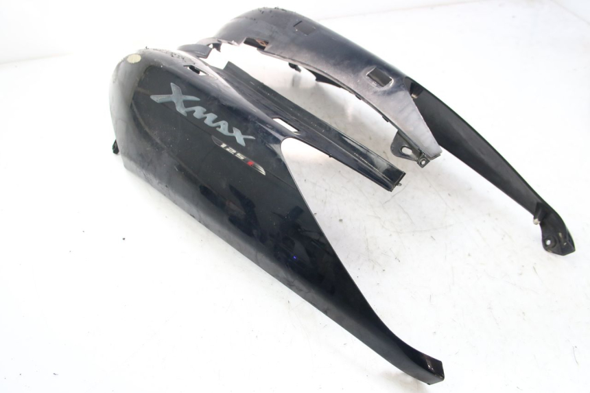 photo de CARENADO TRASERO YAMAHA XMAX X-MAX 125 (2006 - 2009) - Primer plano técnico