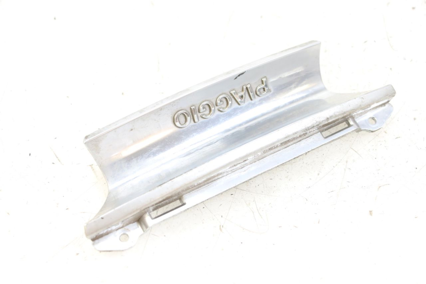 photo de CARENADO TRASERO PIAGGIO X10 125 (2012 - 2017) - Primer plano técnico