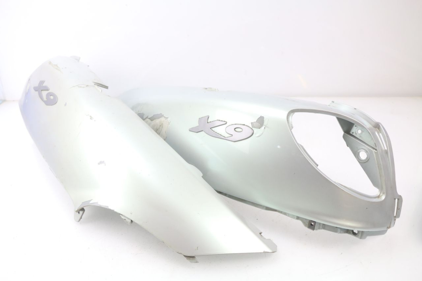 photo de CARENADO TRASERO PIAGGIO X9 125 (2000 - 2003) - Características distintivas