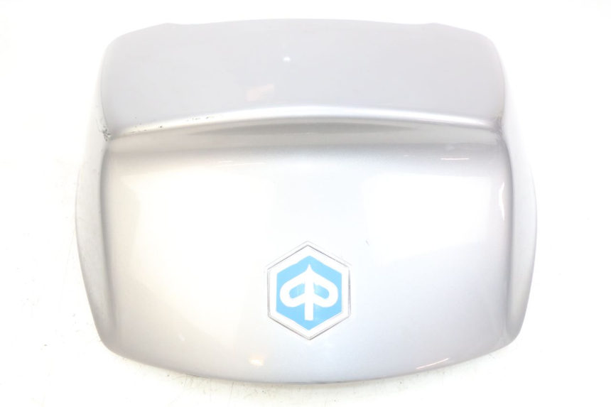 photo de CARENADO TRASERO PIAGGIO XEVO - X EVO 125 (2007 - 2017) - Detalles de los puntos de fijación