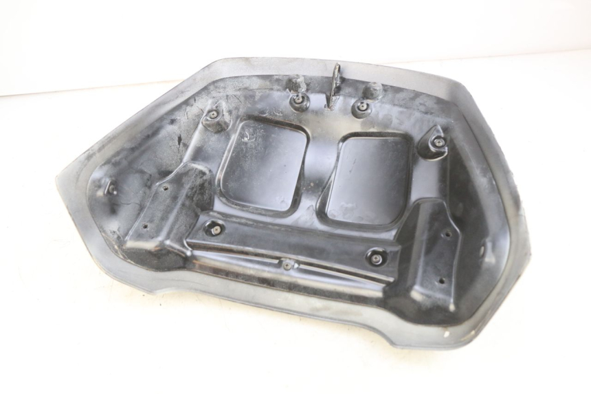 photo de CARENADO TRASERO PIAGGIO XEVO - X EVO 125 (2007 - 2017) - Zoom estado de uso