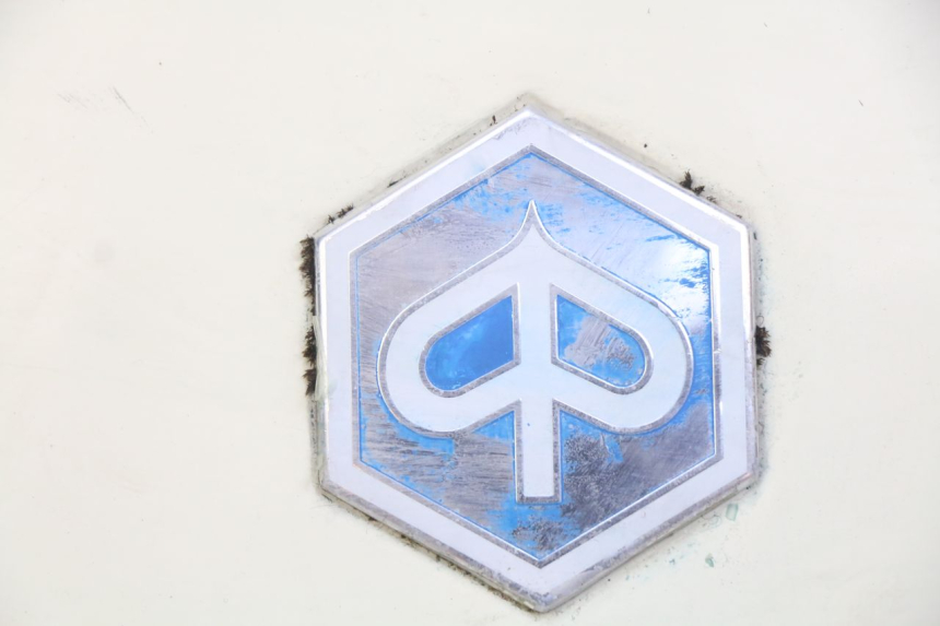 photo de CARENADO TRASERO PIAGGIO XEVO - X EVO 125 (2007 - 2017) - Detalles de los puntos de fijación