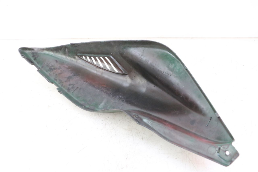 photo de CARENADO TRASERO YAMAHA AEROX 50 (1997 - 2006) - Zoom sobre los componentes