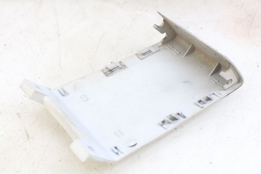 photo de CARENADO TRASERO YAMAHA YZF R THUNDERCAT 600 (1996 - 2003) - Primer plano técnico