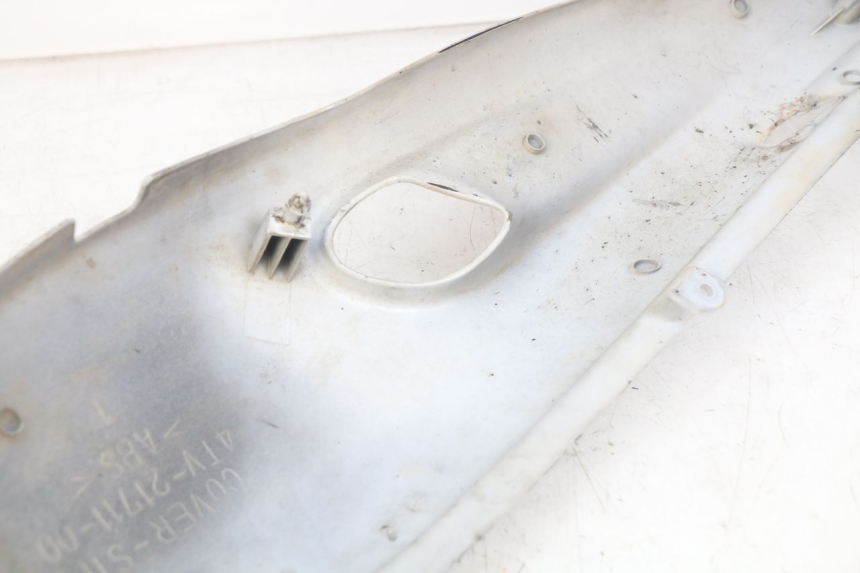 photo de CARENADO TRASERO YAMAHA YZF R THUNDERCAT 600 (1996 - 2003) - Detalles de los puntos de fijación