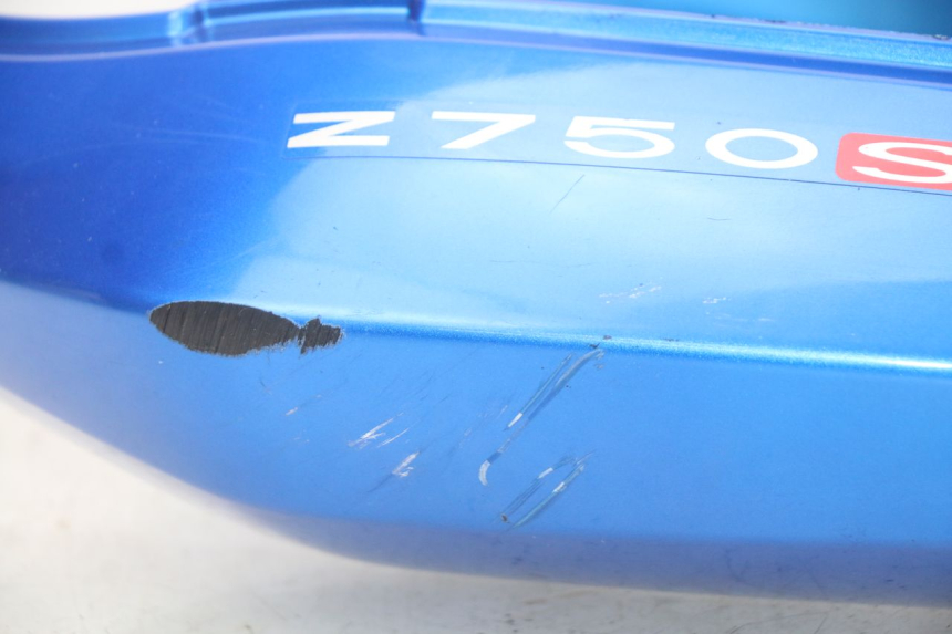 photo de CARENADO TRASERO KAWASAKI Z S 750 (2003 - 2006) - Detalles de los puntos de fijación