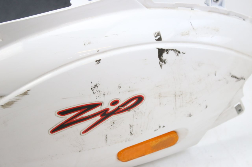 photo de CARENADO TRASERO PIAGGIO ZIP 4T 50 (2018 - 2020) - Detalles de los puntos de fijación