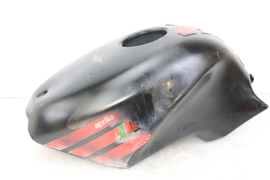 photo de TAPA DEPOSITO APRILIA RS 50 (1999 - 2005) - Detalles de los puntos de fijación