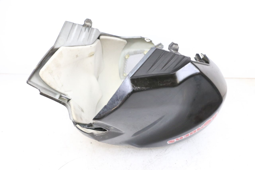 photo de TAPA DEPOSITO MAG POWER BOMBERS 4T 50 (2016 - 2026) - Detalles de los puntos de fijación