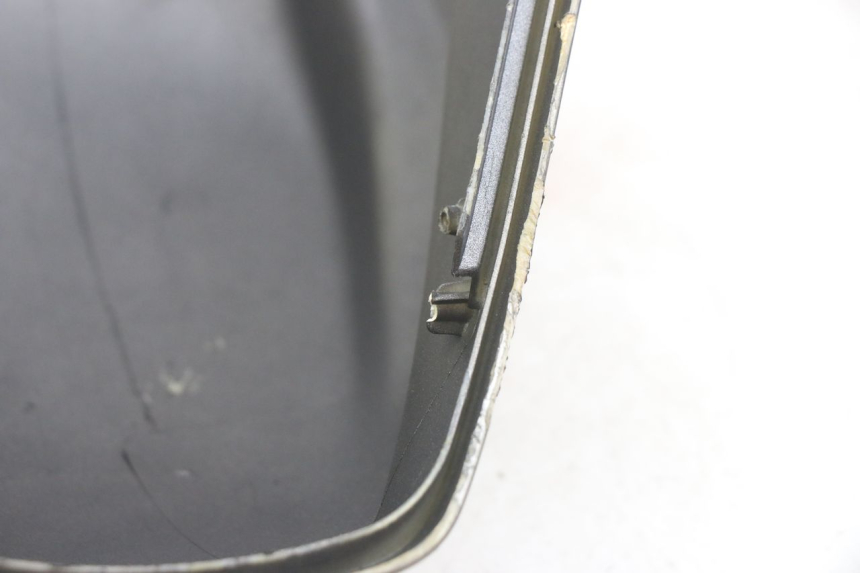 photo de CARENADO DE DEPÓSITO GILERA DNA 50 (2000 - 2007) - Detalle de la pieza