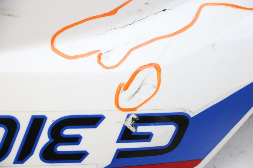 photo de TAPA DEPOSITO DERECHO BMW G310 R 310 (2016 - 2020) - Inspección visual detallada