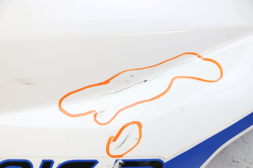 photo de TAPA DEPOSITO DERECHO BMW G310 R 310 (2016 - 2020) - Enfoque en la estructura