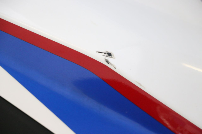 photo de TAPA DEPOSITO DERECHO BMW G310 R 310 (2016 - 2020) - Detalle de la pieza