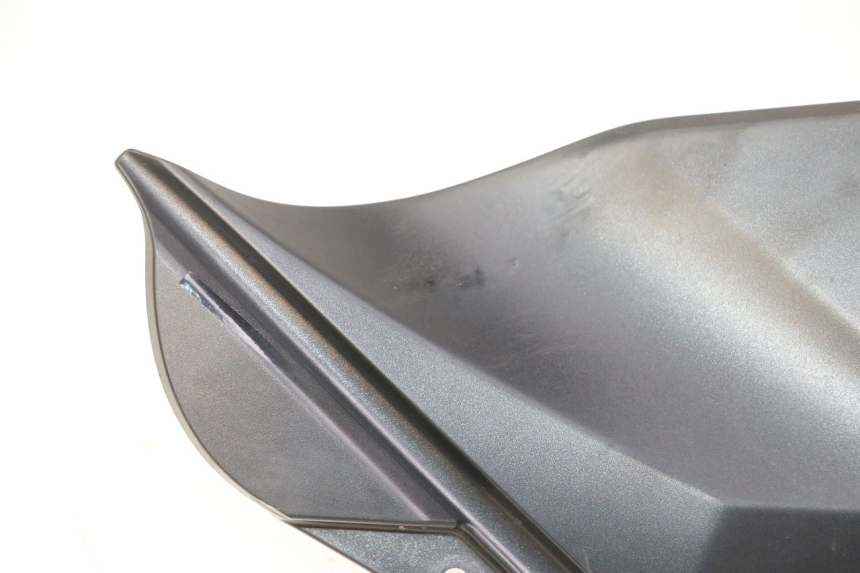 photo de CUBIERTA DE DEPÓSITO DERECHO SUZUKI GSR 750 (2011 - 2017) - Detalles de los puntos de fijación