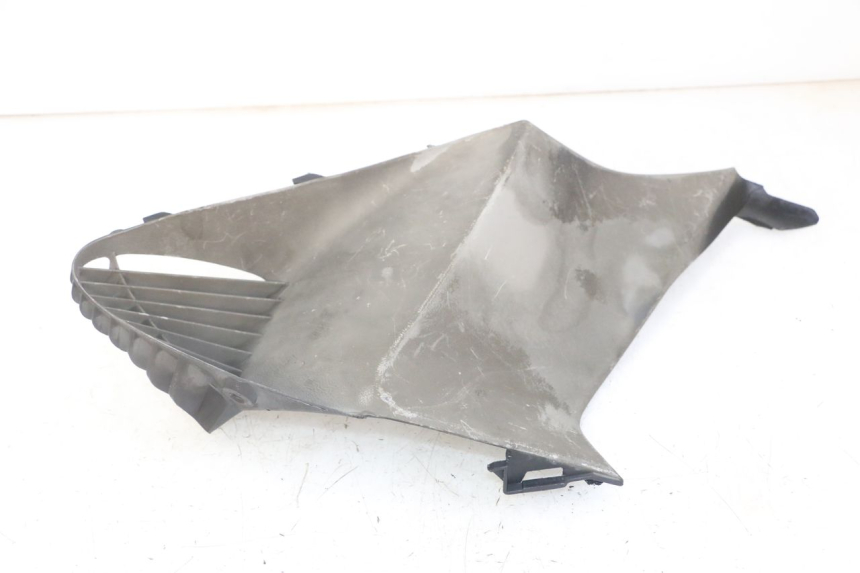 photo de TAPA DEPOSITO DERECHO HONDA NTV DEAUVILLE ABS 700 (2007 - 2016) - Detalles de los puntos de fijación