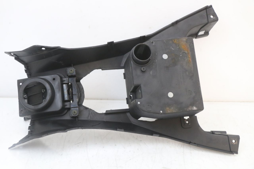 photo de TAPA DEPOSITO LONGJIA EASY MAX 125 (2020 - 2024) - Detalles de los puntos de fijación